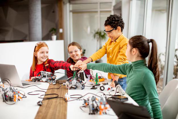 Teamwork in Tech: How Collaboration Builds Better Young Engineers